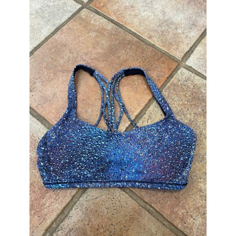 Lululemon sports bra size 4